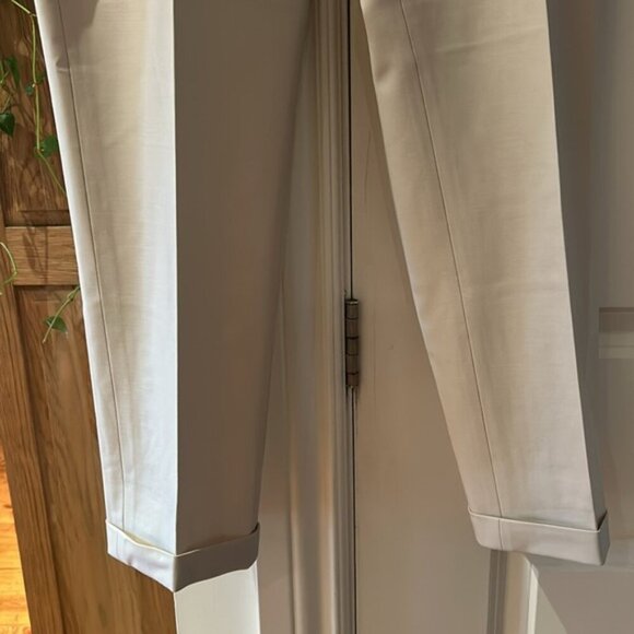 AKRIS PUNTO light weight wool beige cuffed trousers 8 made in Romania - Picture 3 of 10